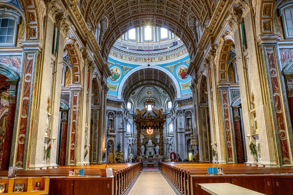 Basiliek Heiligen Agatha Barbara hdr rooms katholiek kerk Oudenbosch kerkfotografie religie religion bedevaart pelerinage kathedraal pelgrimage saint cathedrale cathedral basiliek basilique basilica